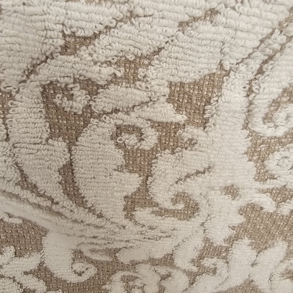 Alfred Sung 4 Piece Decorative Towel set - Picture 11 of 12